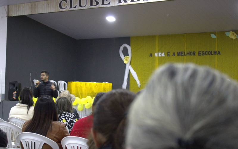 Moradores participam de palestras em alusão ao Setembro Amarelo  