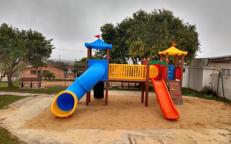 Prefeitura Municipal entrega novos playgrounds à população reservense e revitaliza outras praças públicas 
