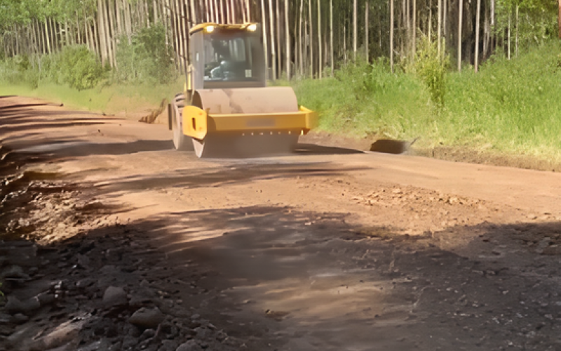 Depois dos temporais recordes, Secretaria de Obras coloca ‘’força total’’ na manutenção das   estradas rurais 